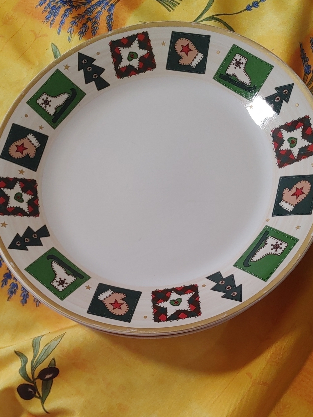 ✅$10 Add On -4 Holiday Pattern Ceramic Dinner Plate